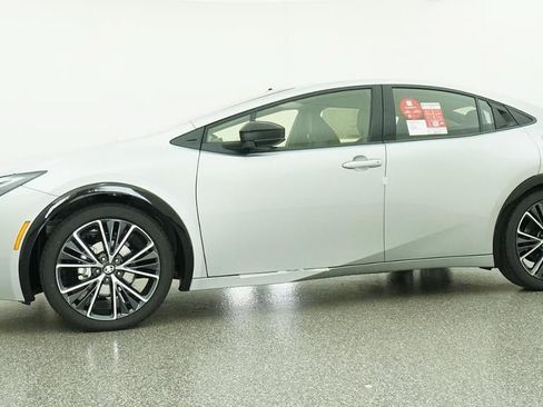 New 2027 Toyota Prius XLE FWD image 18