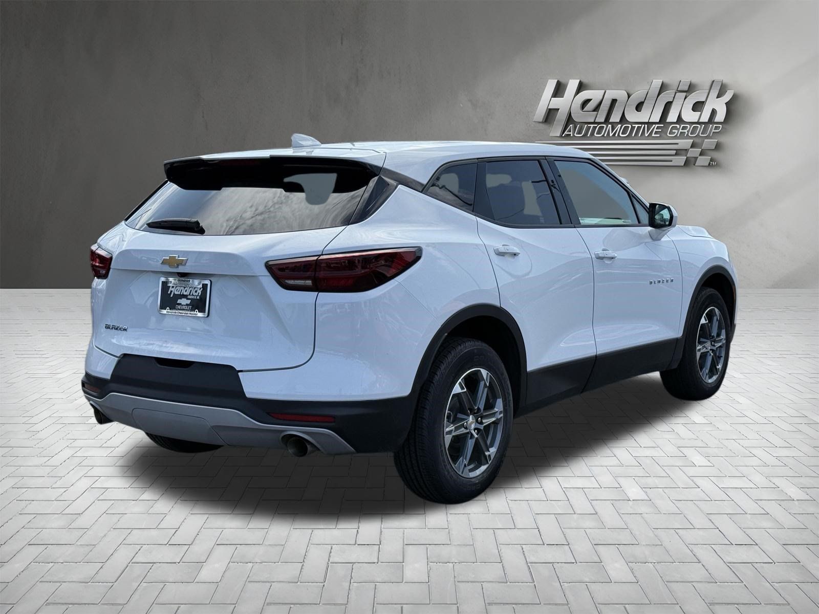Used 2025 Chevrolet Blazer LT FWD image 9