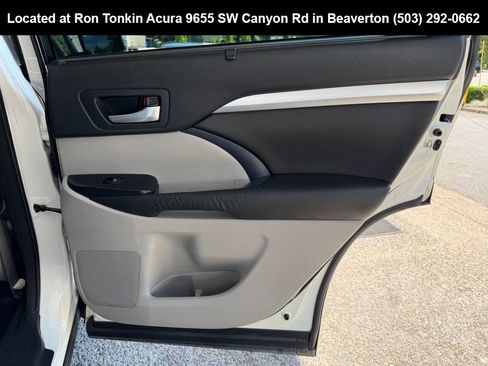 Used 2016 Toyota Highlander XLE AWD/4WD image 27
