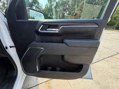 Used 2025 GMC Sierra 1500 SLT RWD image 28