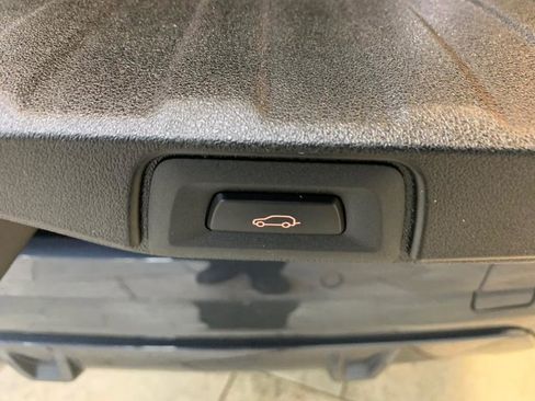 Used 2022 BMW X5 xDrive40i w/ M Sport Package image 65