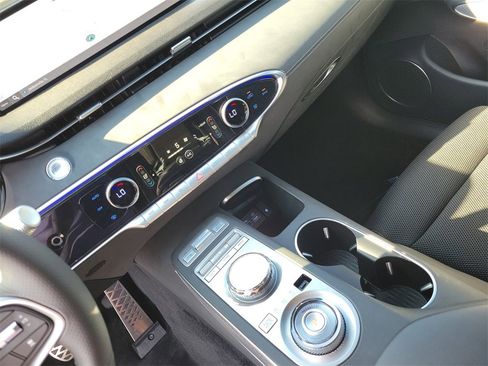 Used 2024 Genesis GV70 3.5T Sport image 39