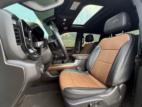 Used 2024 Chevrolet Silverado 3500 High Country w/ High Country Premium Package AWD/4WD image 20