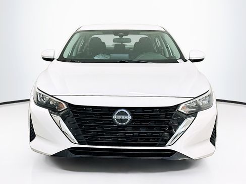 Used 2024 Nissan Sentra SV image 2