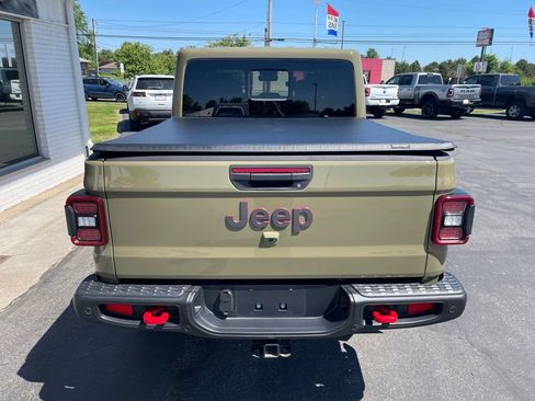 Used 2025 Jeep Gladiator Rubicon AWD/4WD image 9
