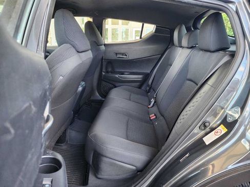 Used 2018 Toyota C-HR XLE FWD image 12