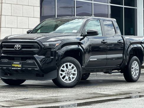 Used 2024 Toyota Tacoma SR5 AWD/4WD image 8