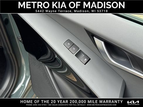 Used 2023 Kia Niro EX Touring FWD image 38