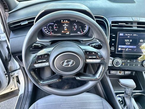 Used 2022 Hyundai Santa Cruz SEL image 11