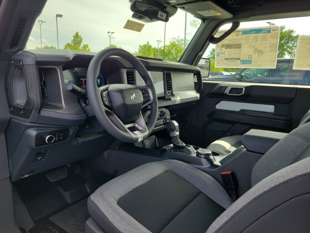 New 2026 Ford Bronco 2-Door w/ Sasquatch Package AWD/4WD image 14