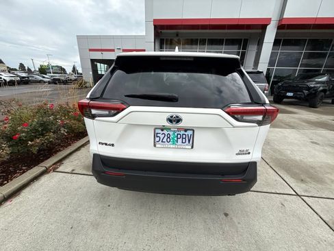 Used 2021 Toyota RAV4 XLE w/ Convenience Package AWD/4WD image 6