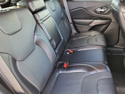 Used 2019 Jeep Cherokee Limited image 15