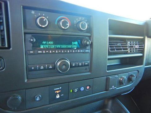 Used 2019 GMC Savana 3500 G3500 Cargo w/ Driver Convenience Package image 7