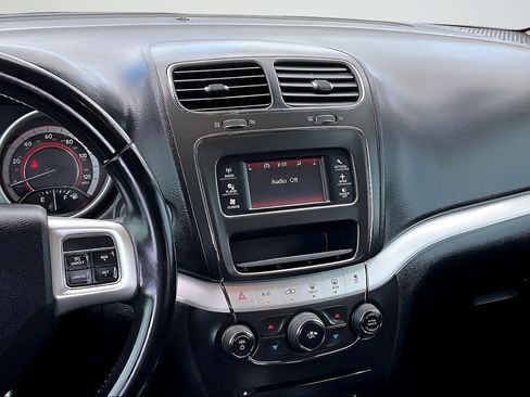 Used 2017 Dodge Journey SE w/ Flexible Seating Group FWD image 9