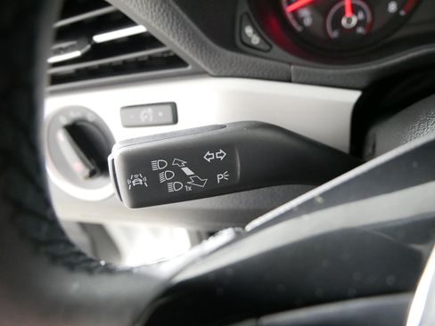 Used 2022 Volkswagen Passat 2.0T SE image 32