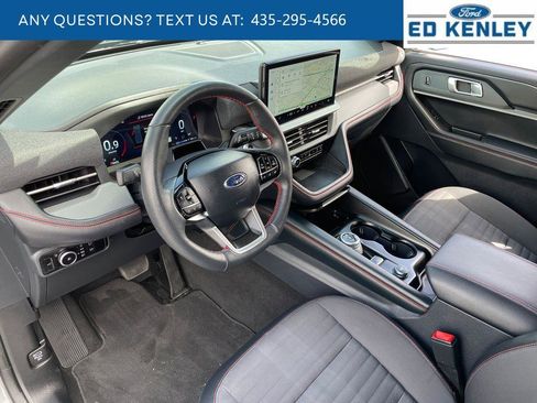 Used 2025 Ford Explorer ST-Line AWD/4WD image 4