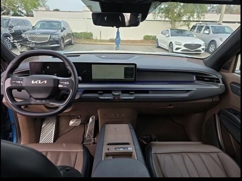 Used 2024 Kia EV9 GT-Line image 2