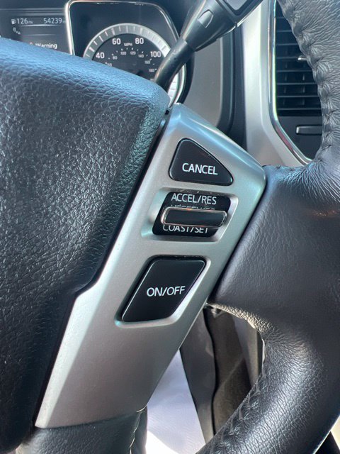 Used 2017 Nissan Titan SV AWD/4WD image 13