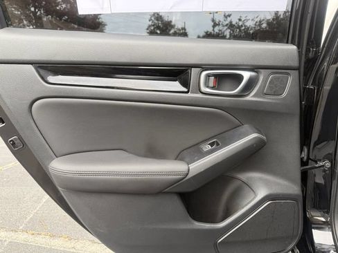 Used 2022 Honda Civic Touring image 29