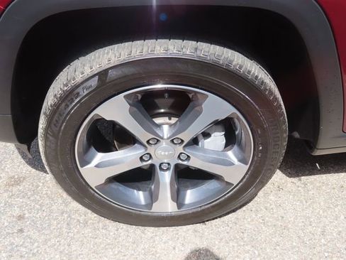 Used 2023 Jeep Grand Cherokee Limited w/ Luxury Tech Group II AWD/4WD image 19