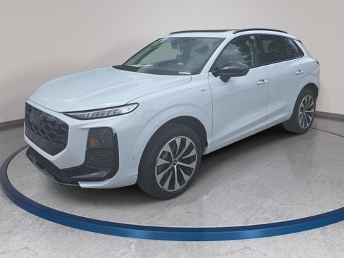New 2026 Audi Q3 quattro 2.0T AWD/4WD image 1