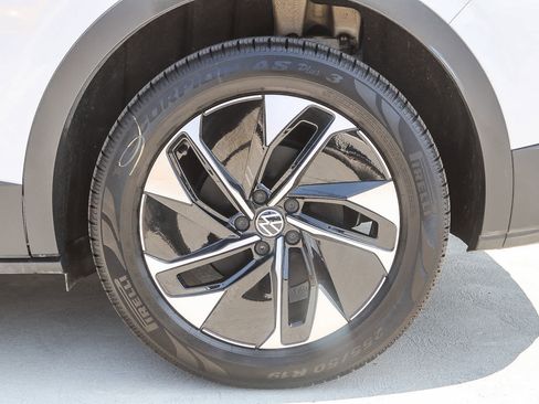 Used 2022 Volkswagen ID.4 Pro image 10