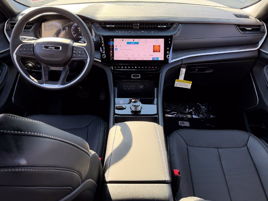 New 2026 Jeep Grand Cherokee Limited AWD/4WD image 18