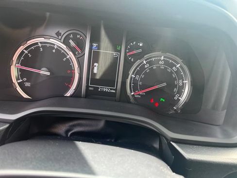 Used 2024 Toyota 4Runner Limited AWD/4WD image 5