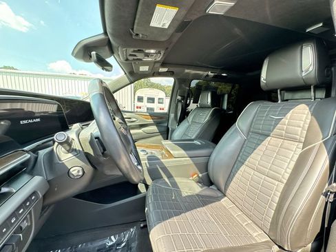 Used 2024 Cadillac Escalade ESV Sport Platinum AWD/4WD image 13