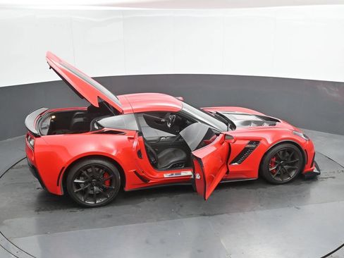 Used 2016 Chevrolet Corvette Z06 w/ 3LZ Preferred Equipment Group RWD image 51
