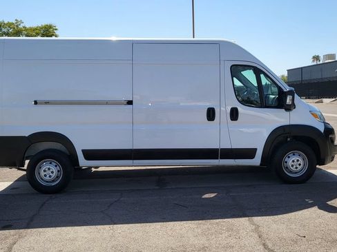 Used 2023 RAM ProMaster 2500 FWD image 12