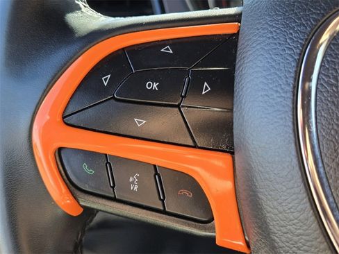 Used 2023 Dodge Challenger SXT image 29