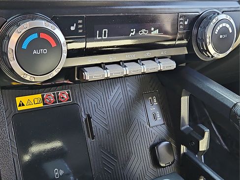 Used 2024 Toyota Tacoma TRD Sport w/ TRD Sport Upgrade Package AWD/4WD image 21