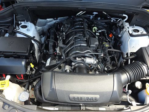 Used 2025 Dodge Durango R/T AWD/4WD image 32