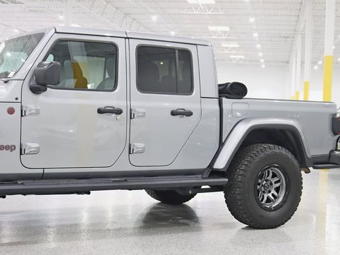 Used 2020 Jeep Gladiator Rubicon image 3