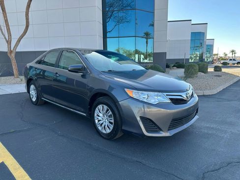 Used 2012 Toyota Camry L image 3