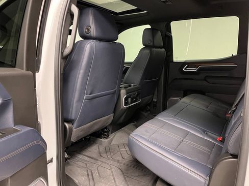 Used 2022 Chevrolet Silverado 1500 High Country w/ High Country Premium Package AWD/4WD image 45