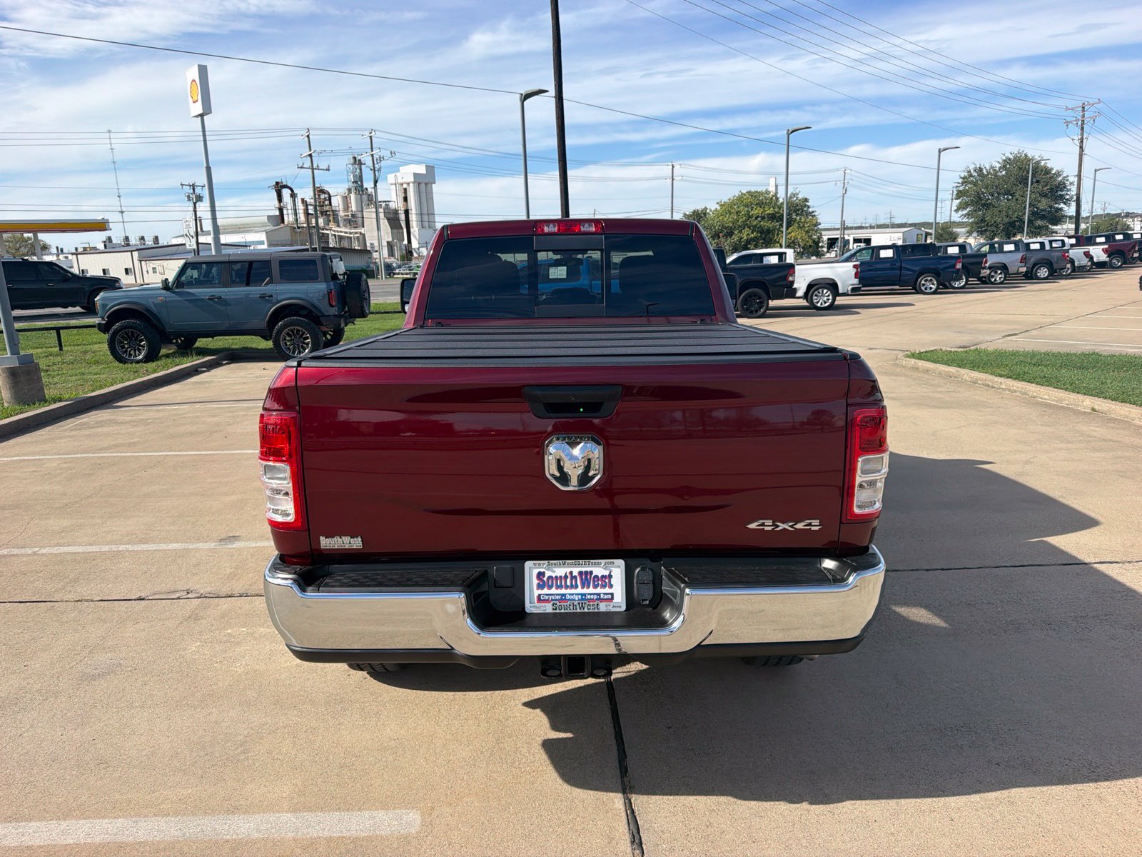 Used 2024 RAM 2500 Tradesman w/ Chrome Appearance Group AWD/4WD image 6