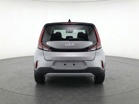 Used 2025 Kia Soul LX w/ LX Technology Package FWD image 7
