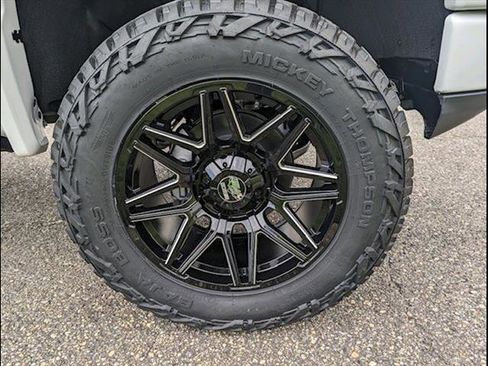 New 2024 GMC Sierra 1500 AT4 w/ Technology Package image 8