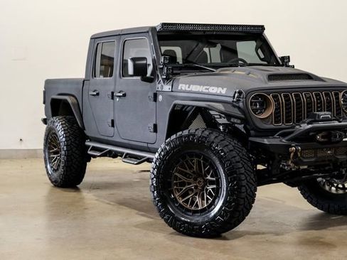 Used 2025 Jeep Gladiator Rubicon w/ Safety Group AWD/4WD image 33