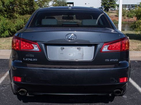 Used 2010 Lexus IS 250 w/ Preferred Accessory Package RWD image 5