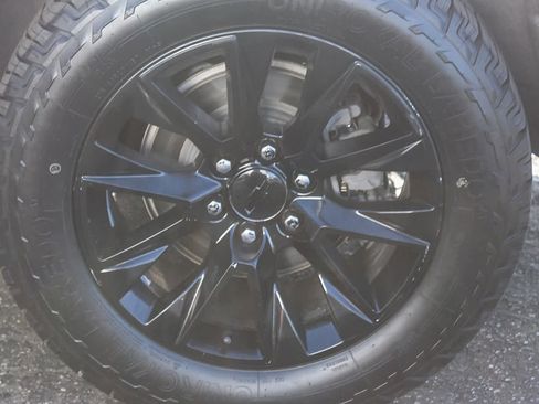 Used 2021 Chevrolet Tahoe Z71 image 11