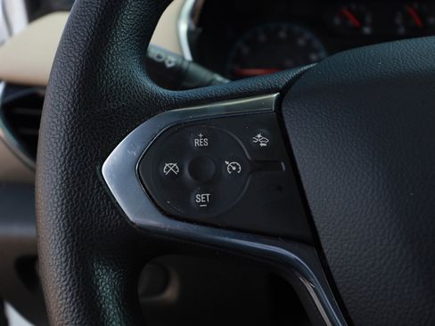 Used 2022 Chevrolet Traverse LS FWD image 8