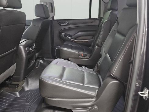 Used 2018 GMC Yukon XL SLT w/ Open Road Package AWD/4WD image 11