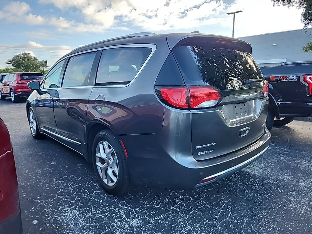 Used 2020 Chrysler Pacifica Limited FWD image 3