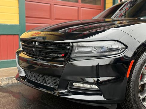 Used 2017 Dodge Charger SXT w/ Navigation & Travel Group image 9
