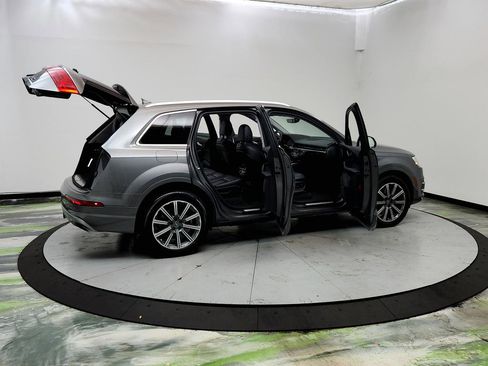 Used 2018 Audi Q7 3.0T Prestige AWD/4WD image 11