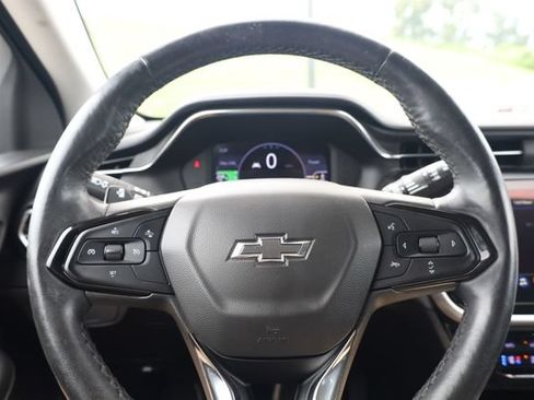 Used 2023 Chevrolet Bolt EUV LT w/ Convenience Package FWD image 17