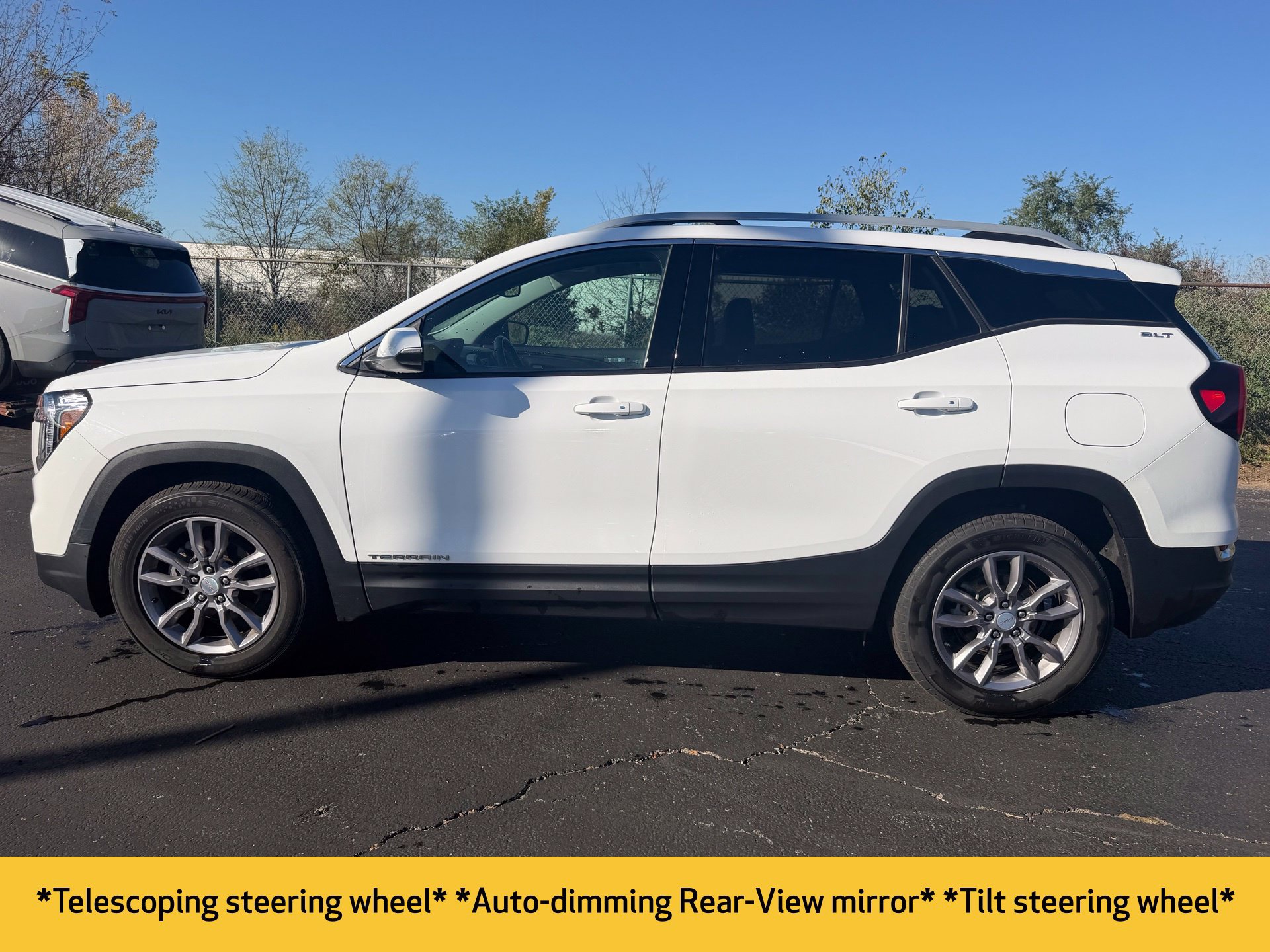 Used 2024 GMC Terrain SLT AWD/4WD image 11